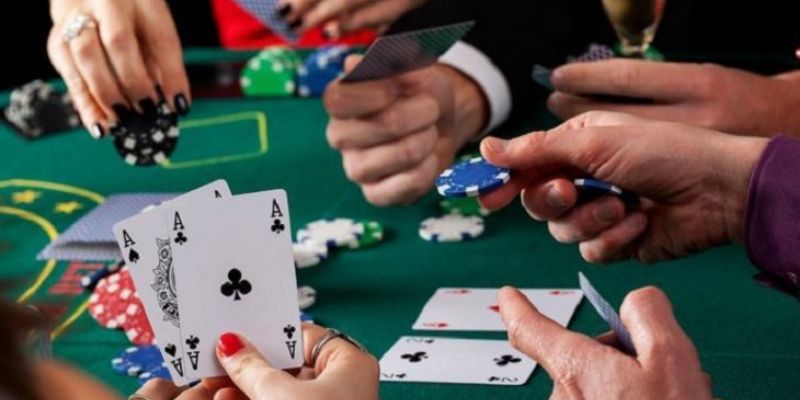 Điều chỉnh mức cược trong game bài Poker để đánh lừa đối thủ 